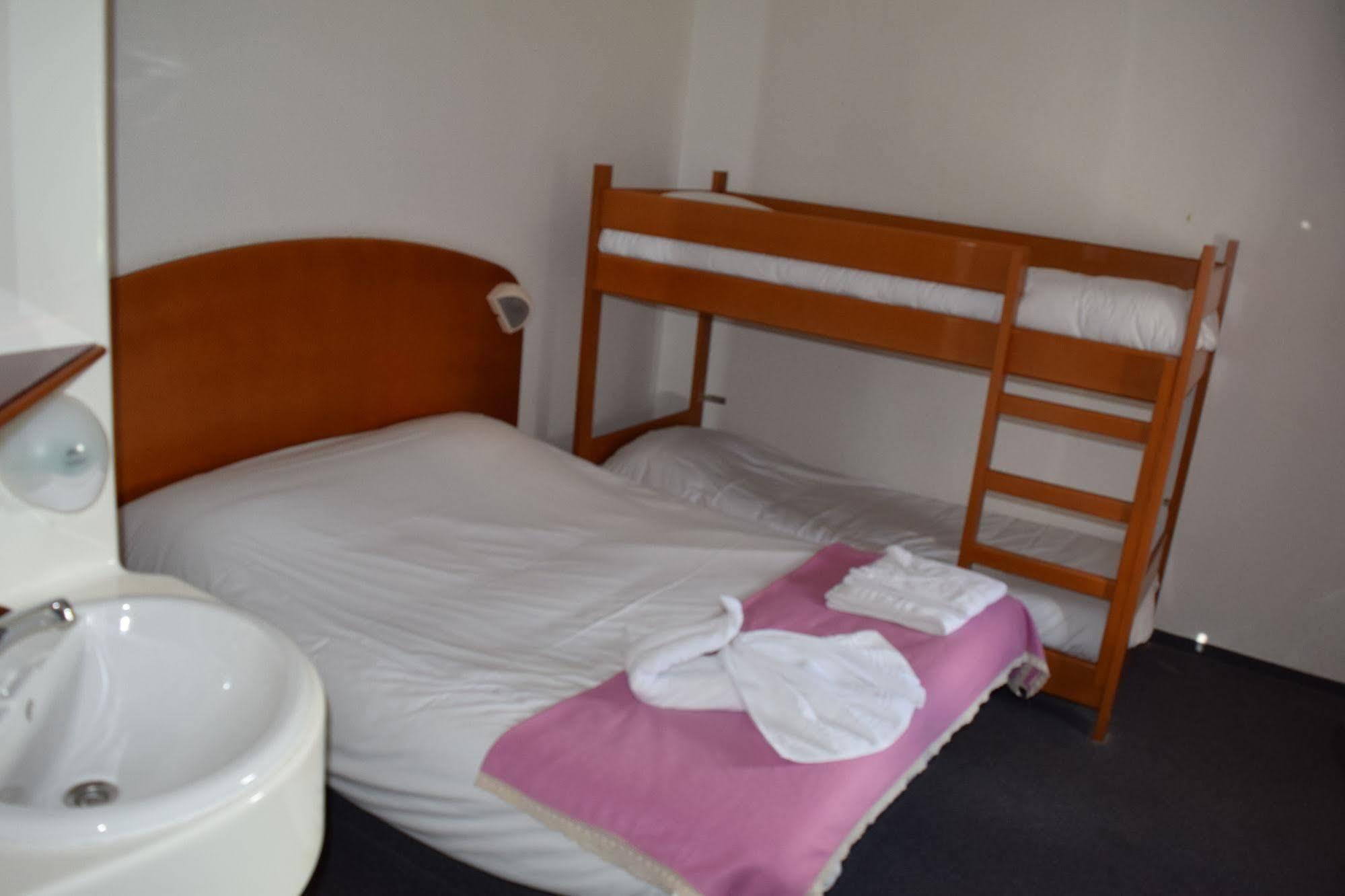 Quick Palace Saint Brieuc Tregueux Exterior foto